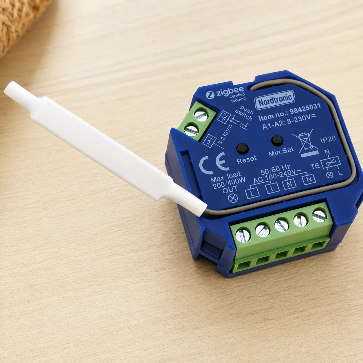 Nordtronic Zigbee-dimmer til lysekronen